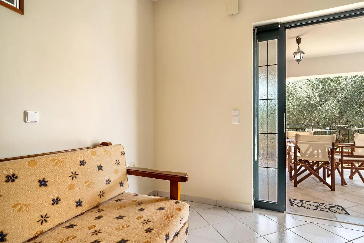Daratos Apartment 6 사미